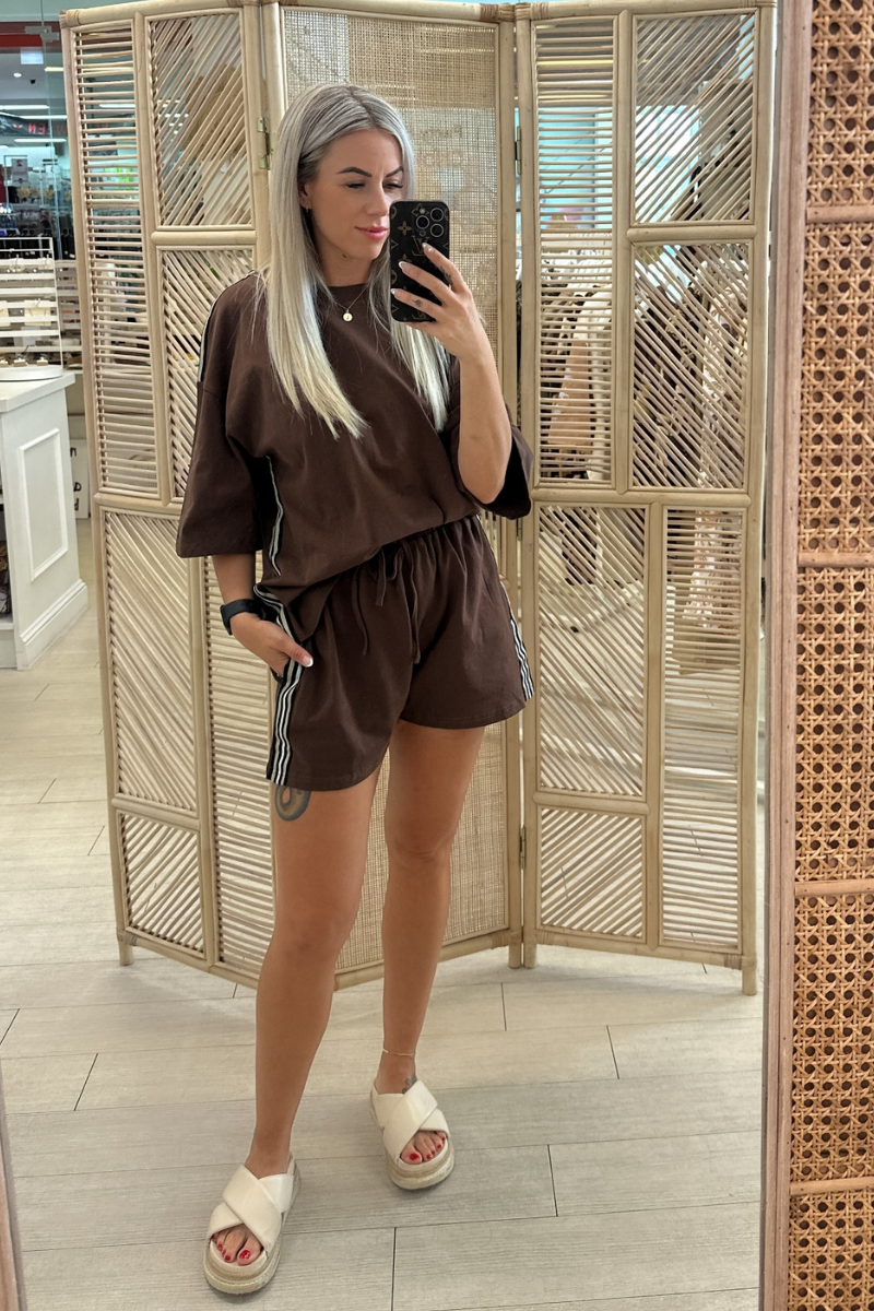 STRAIGHT DOWN THE LINE SET - CHOCOLATE