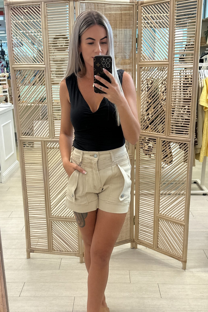 MYKOS SHORTS - BEIGE